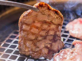厚切り熟成牛タンにハラミタワー、うめモツ鍋も！肉フェスで話題の焼肉店の記事で紹介されました