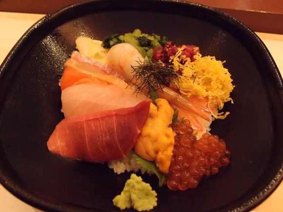 【銀座】ランチなら超お得！高級寿司店の食べるべき海鮮丼5選の記事で紹介されました