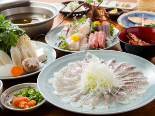 国内産天然活伊勢海老に桜鯛！お得に鮮魚を堪能できる浅草の老舗魚料理店の記事で紹介されました