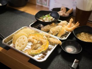 揚げたて天ぷらがお手ごろ価格！30分500円飲み放題もできる天ぷら屋