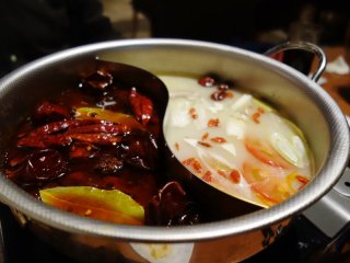 【百菜百味】本格四川料理店の火鍋コースが銀座で2980円で味わえる店の記事で紹介されました