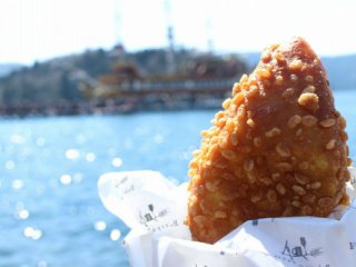 足湯しながら焼きたてのパンを！芦ノ湖を臨む人気のベーカリーカフェの記事で紹介されました