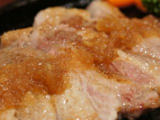 豚肉と思えない柔かさとジューシーさ！極上黒豚ロースステーキの記事で紹介されました