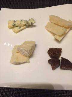 チーズ３種の盛り合わせ