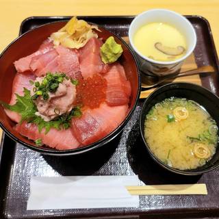 金太郎マグロ　鮪丼ランチ