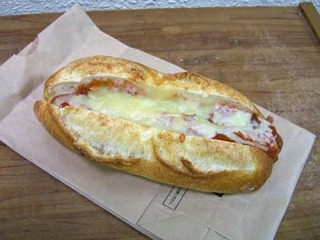 ウインナーラザニアパン