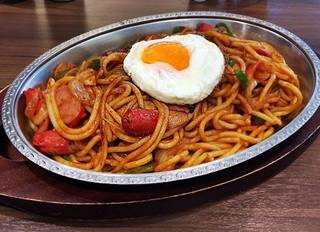 炒めスパゲティ「ナポリタン」